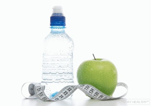 Dieta sobre agua y manzanas.