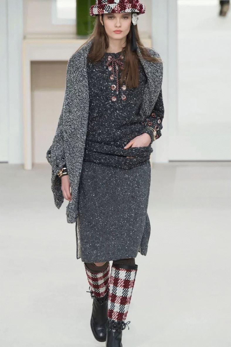 Versión otoño-invierno de un sombrero de moda 2017-2018