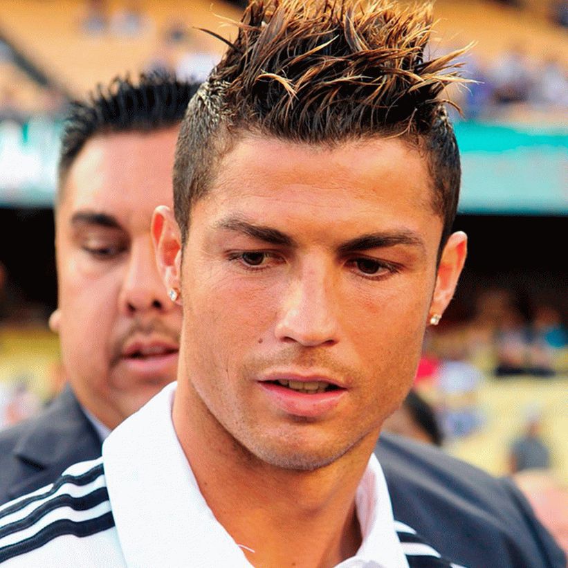 Peinado de hombre Cristiano Ronaldo con cortes de pelo de hombre clásico mohawk