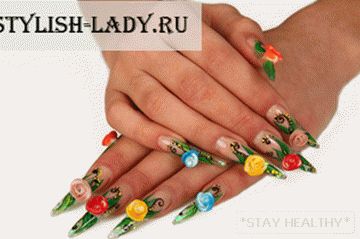 Hermosas extensiones de uñas de diseño.