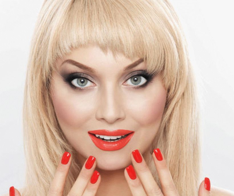 Cabello medio con flequillo roto