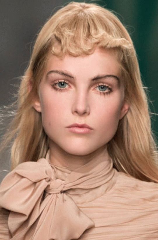 Flequillo ultracorto apilado