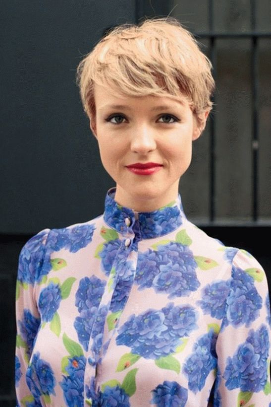 Flequillo oblicuo para cabello corto