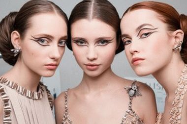 Maquillaje de moda 2020: lo que debería estar en bolsa de maquillaje para una verdadera fashionista