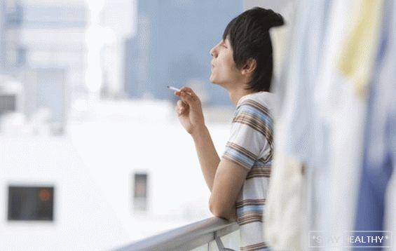 Puedo fumar en el balcón de mi apartamento? LataFumar en los balcones de hoteles, entradas y domicilios?